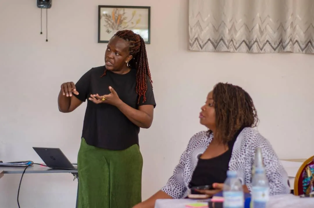 Anena Sharon coaching a founder during a one-to-one business session